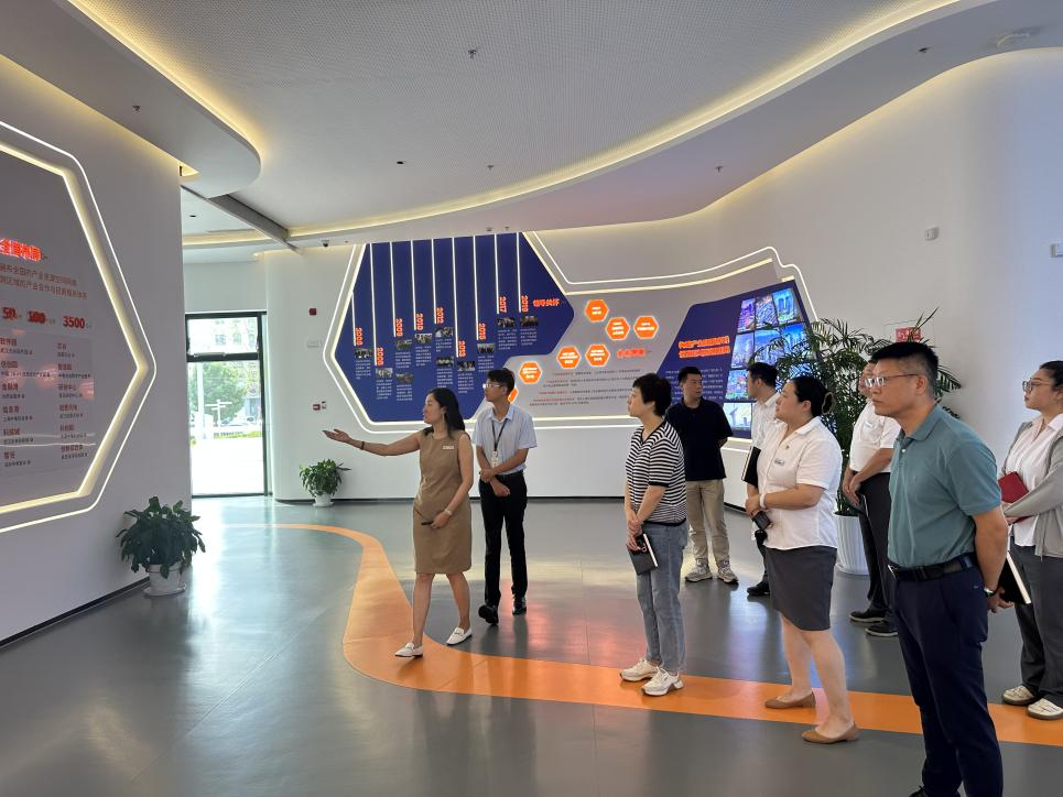 交流互促  共绘宏图—滨海高新区物业公司与武汉丽岛物业公司进行交流学习